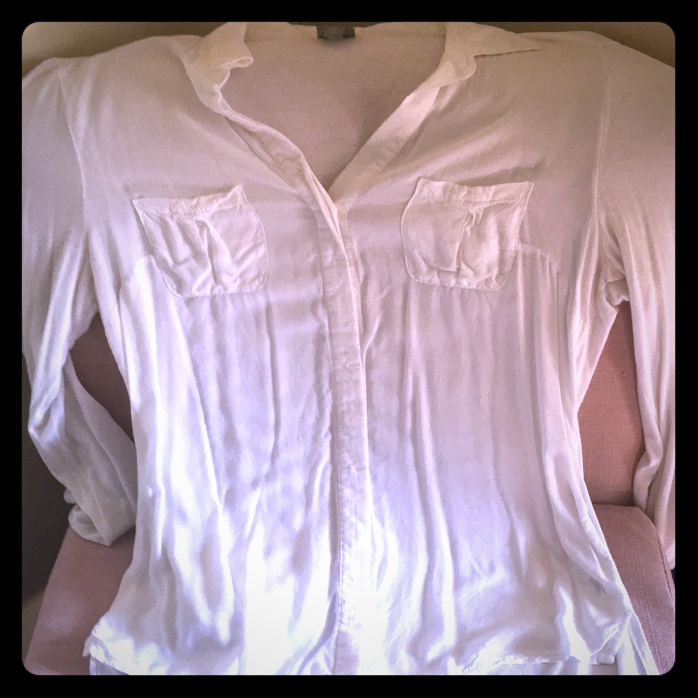 WHITE BUTTON DOWN TOP